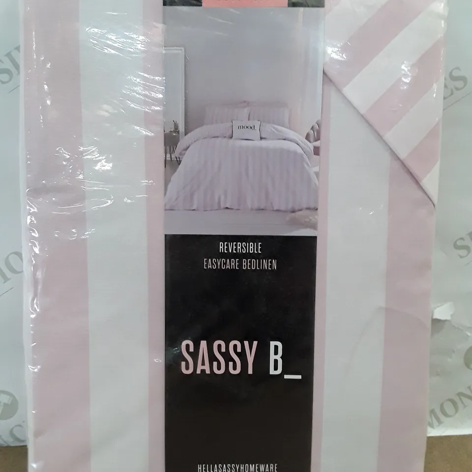 SEALED SASSY B_ STRIPE TEASE DOUBLE DUVET SET 