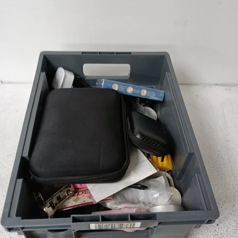 APPROXIMATELY 10 ASSORTED HOUSEHOLD ITEMS INCLUDING ACRYLIC PAINT MARKERS, SURFACE FILLER, EAR RINGS ETC. 