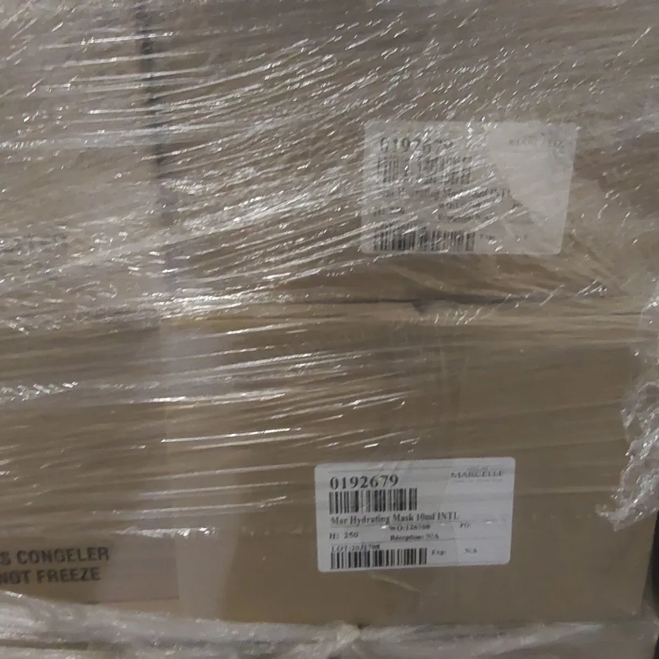 PALLET CONTAINING A VERY LARGE QUANTITY OF ASSORTED BEAUTY RELATED PRODUCTS TO INCLUDE: BIRCHBOX MAKEUP SETS, BIRCHBOX BEAUTY SETS, MAR HYDRATING MASKS ECT