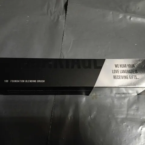 BOXED IL MAKIAGE FOUNDATION BLENDING BRUSH