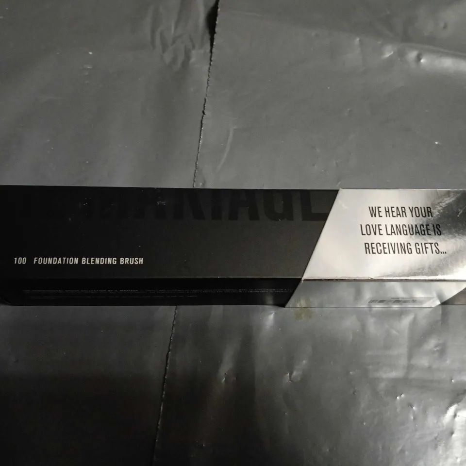 BOXED IL MAKIAGE FOUNDATION BLENDING BRUSH