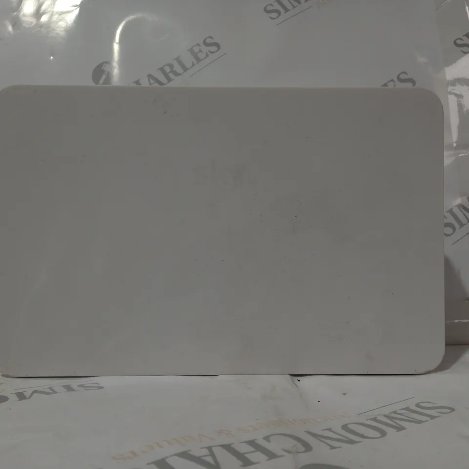SKY SR213-02-UK-WHT WI-FI ROUTER IN WHITE
