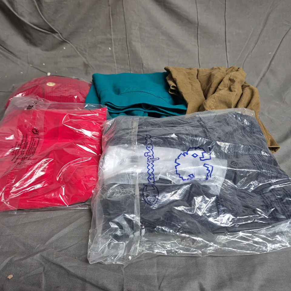 LARGE QUANTITY OF CLOTHING ITEMS IN VARIOUS COLOUR, SIZES AND STYLES