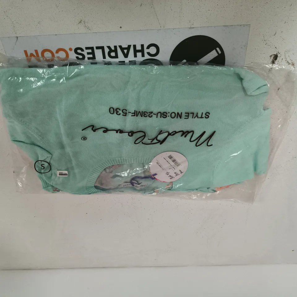 BOX OF APPROXIMATELY 35 ASSORTED CLOTHING ITEMS TO INCLUDE: MUDFLOWER JUMPER 