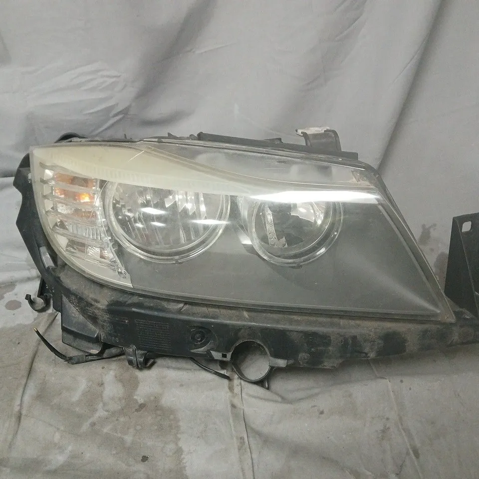 BMW E90 LCI 89318941