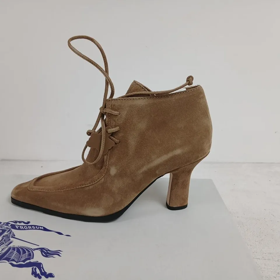 BURBERRY TAN SUEDE LACE-UP ANKLE BOOTS, UK6 (EU39)