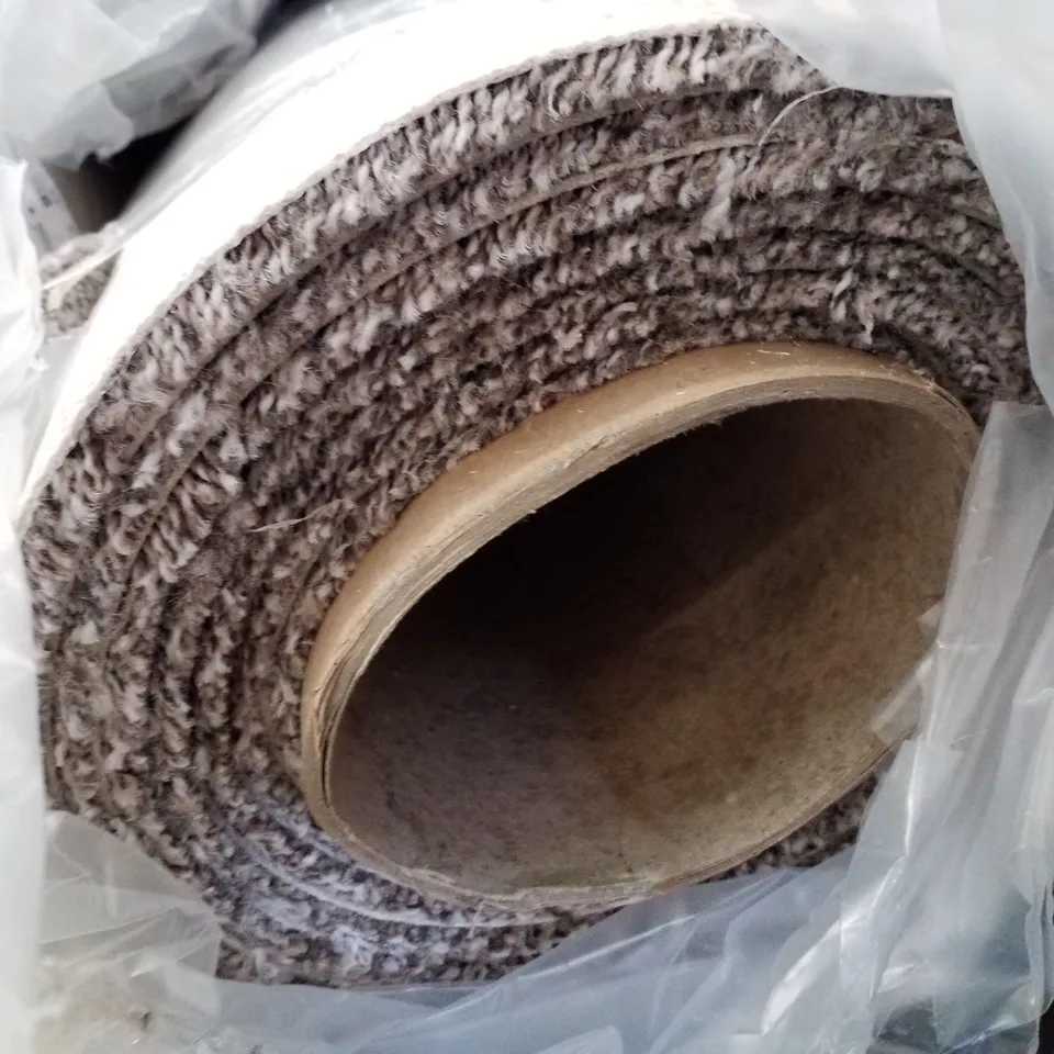 ROLL OF QUALITY STS HERITAGE ELITE 2523/0765 ACTIONBAC STONE BEIGE CARPET APPROXIMATELY 2.5×4M