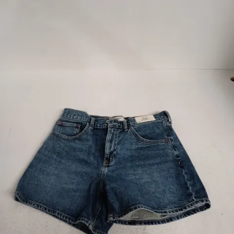 ABERCROMBIE & FITCH HIGH RISE DAD SHORT – DENIM, UK 12 (US 30), MADE IN CANADA