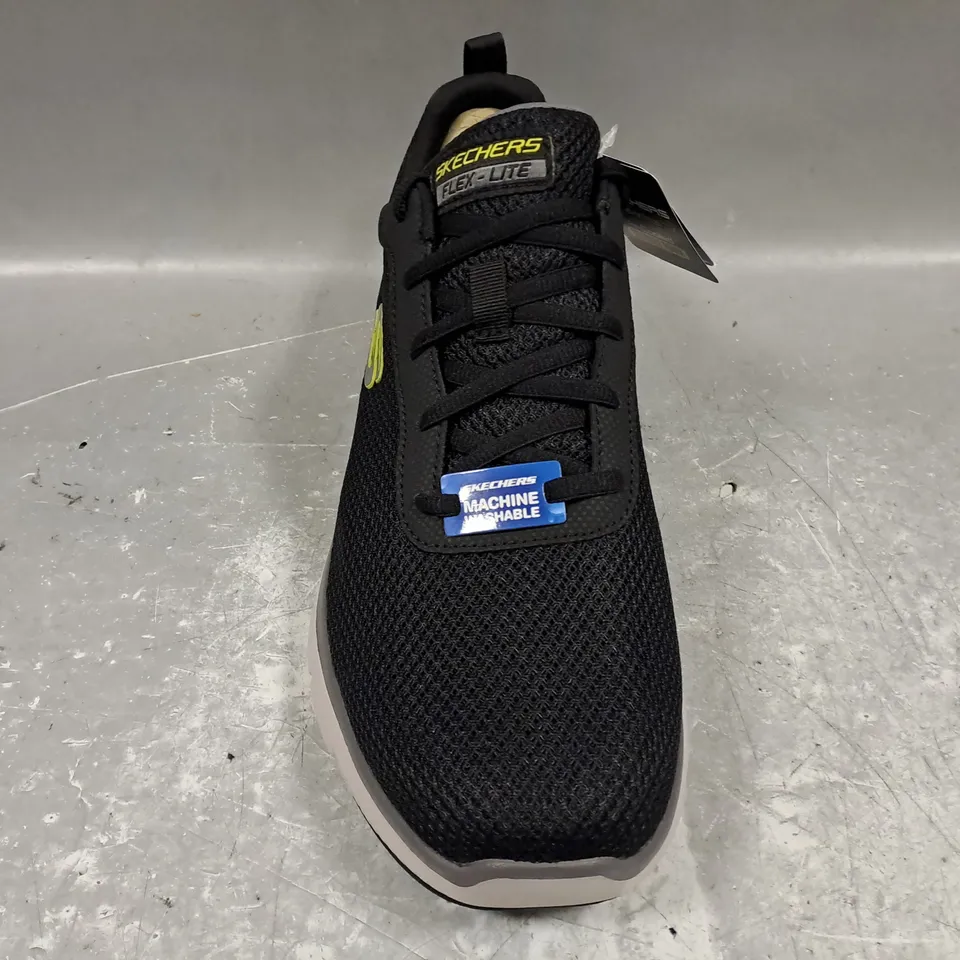 BOXED PAIR OF SKECHERS SHOES IN BLACK UK SIZE 9