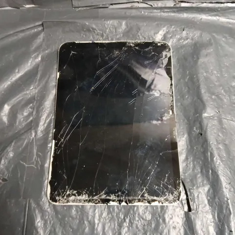 APPLE IPAD A2757 – SILVER, HEAVILY CRACKED DISPLAY - FOR PARTS