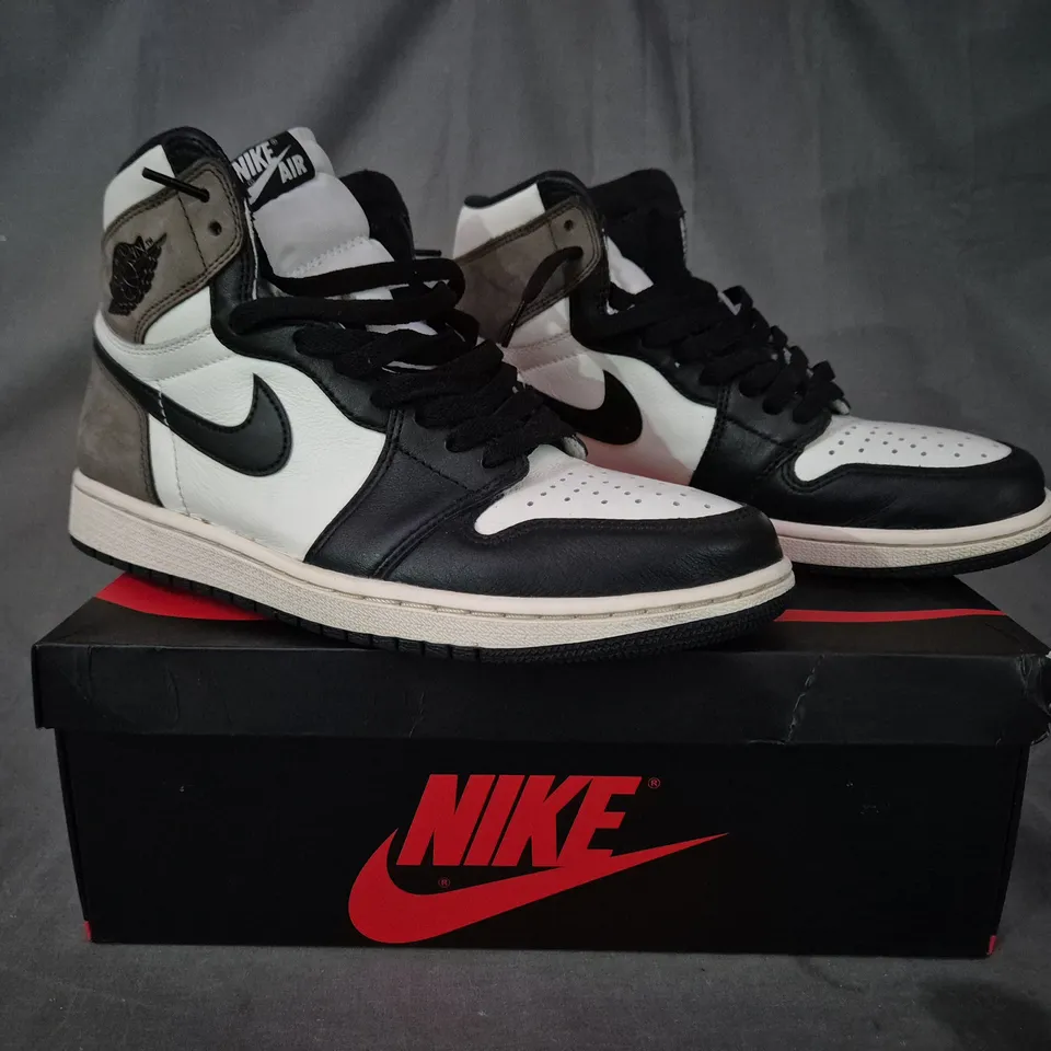 BOXED PAIR OF NIKE AIR JORDAN 1 RETRO HIGH OG SHOES IN BLACK/WHITE/BROWN UK SIZE 8.5