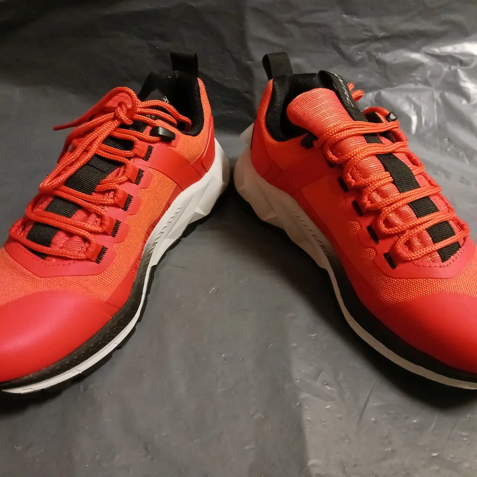 BOXED PAIR OF RVRV TRAINERS IN ORANGE/BLACK UK SIZE 6