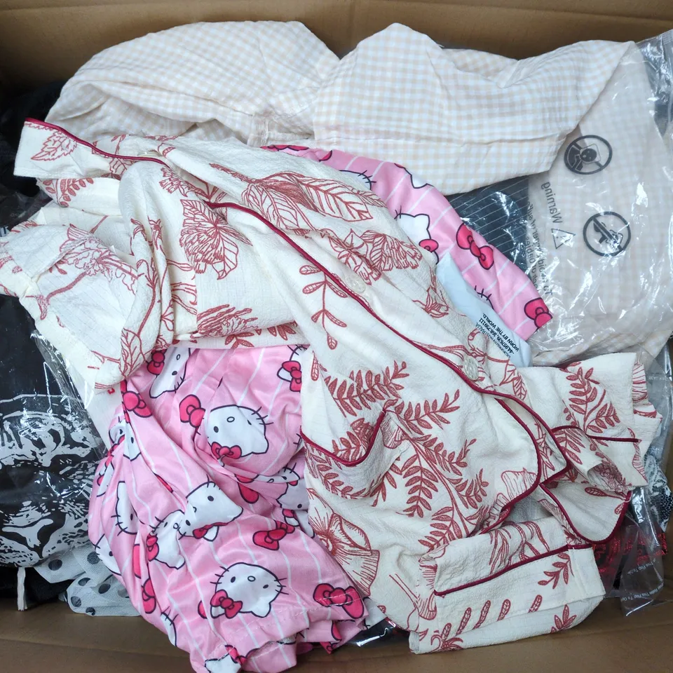 APPROXIMATELY 30 ASSORTED CLOTHING ITEMS IN VARIOUS SIZES, STYLES & COLOURS TO INCLUDE BRANDS SUCH AS STEPONE, BIGDUDE, CITYZONE, ETC - COLLECTION ONLY