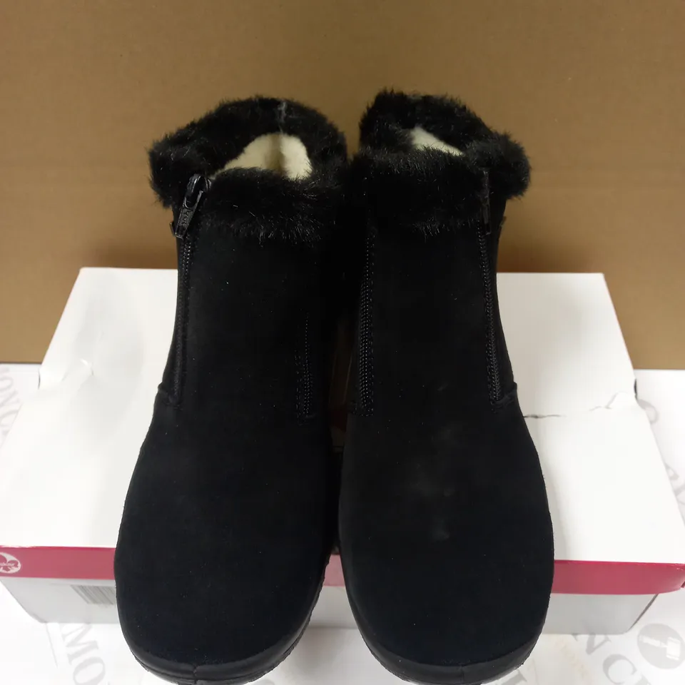RIEKER CUFF ANKLE BOOTS BLACK - SIZE 6.5