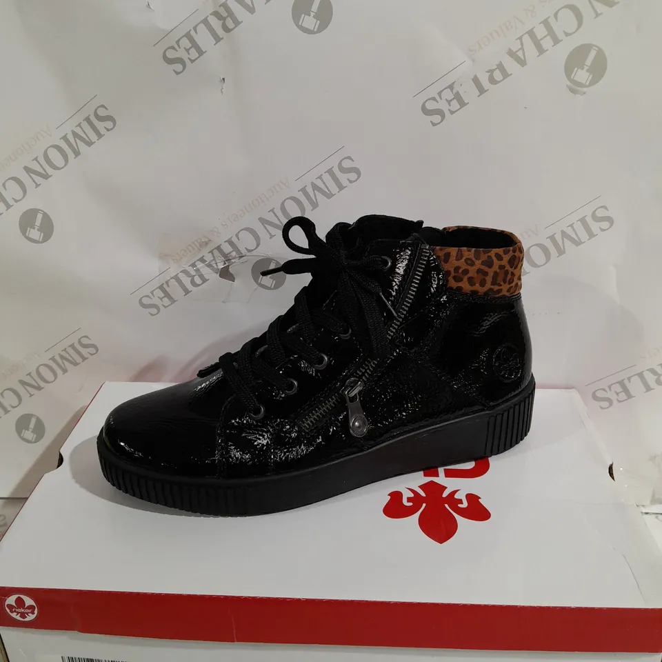 BOXED PAIR OF RIEKER HI TOP TRAINERS IN BLACK UK SIZE 6