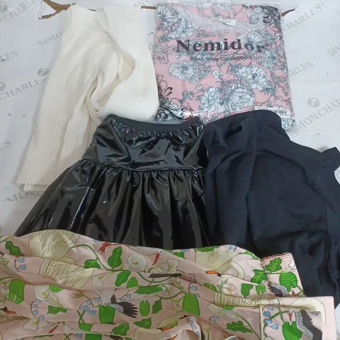 BOX OF APPROXIMATELY 22 ASSORTED CLOTHING ITEMS TO INCLUDE - T-SHIRT , TROUSERS , SKIRT ETC