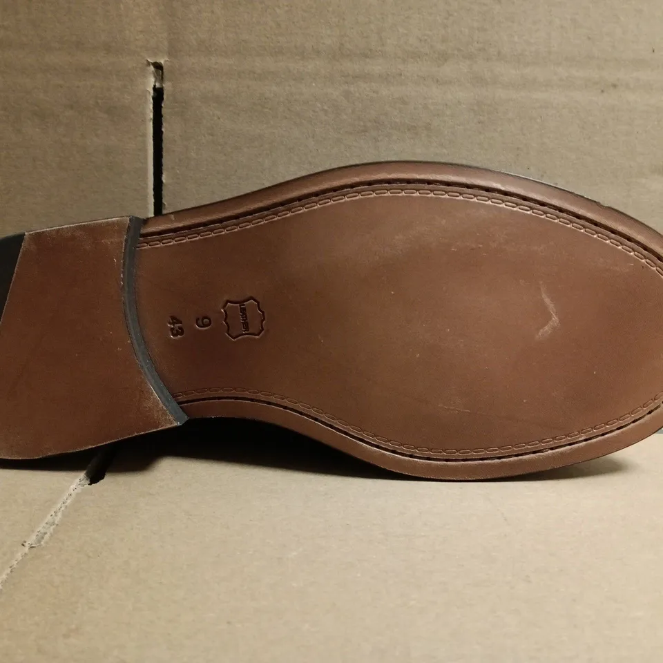 BOXED PAIR OF MOD SHOES LOAFERS IN OXBLOOD SIZE 9