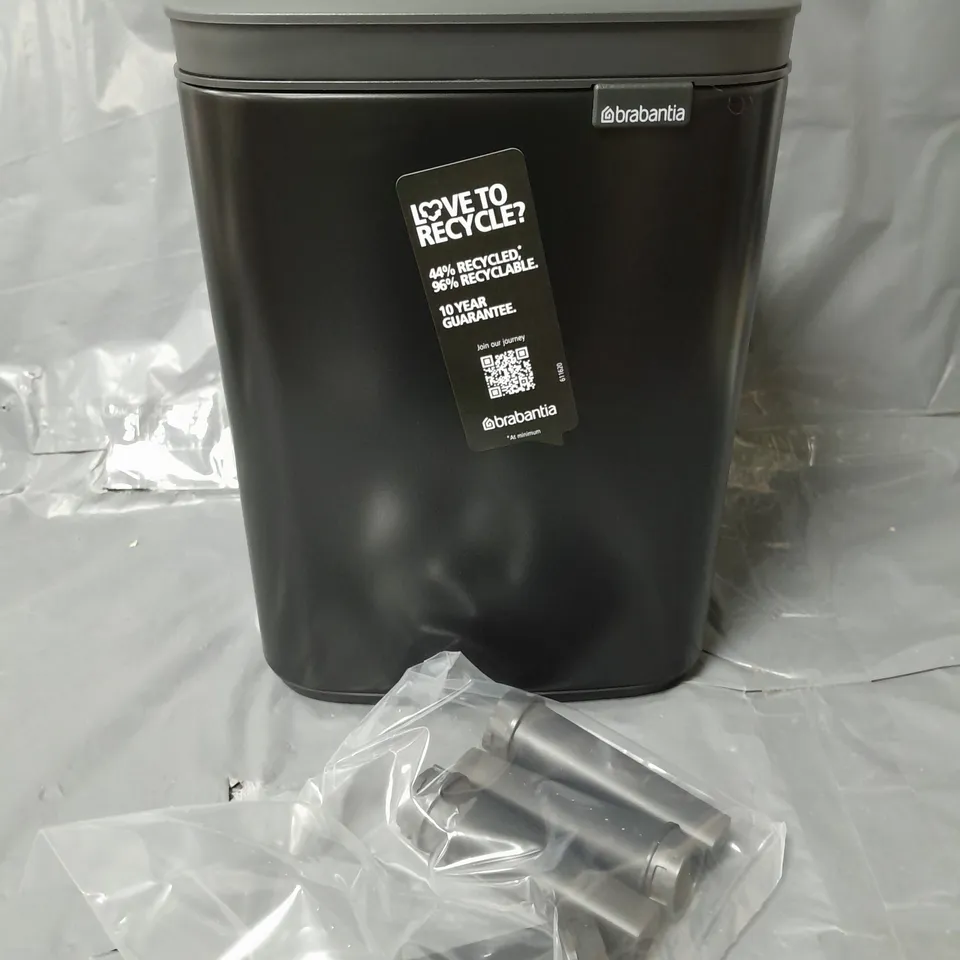 BOXED BRABANTIA BO HI 4-LITRE BATHROOM BIN - BLACK RRP £39