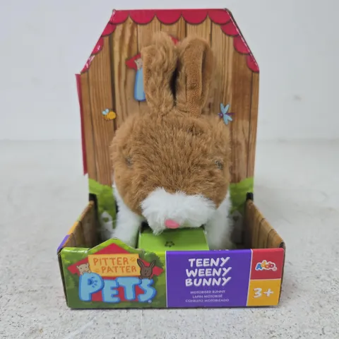 TEENY WEENY BUNNY – PITTER PAT PETS MOTORISED PLUSH TOY