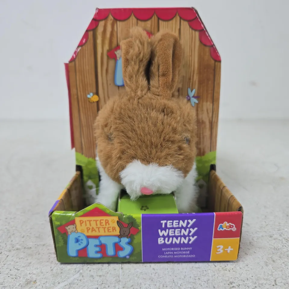 TEENY WEENY BUNNY – PITTER PAT PETS MOTORISED PLUSH TOY