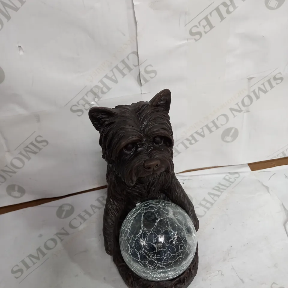 INNOVATORS DOG WITH ORB GARDEN DECORATION
