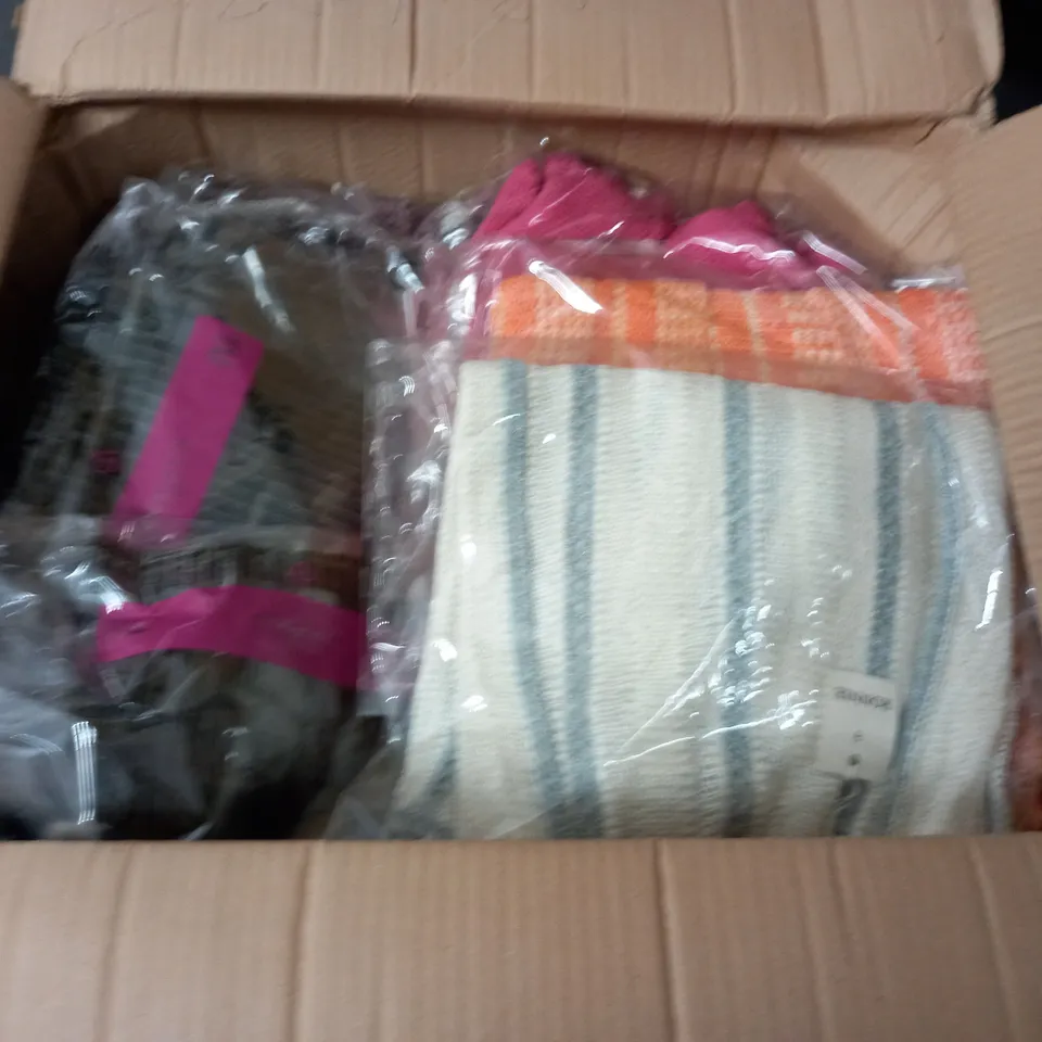 LARGE QUANTITY OF ASSORTED BAGGED CLOTHING ITEMS - VARIOUS SIZES