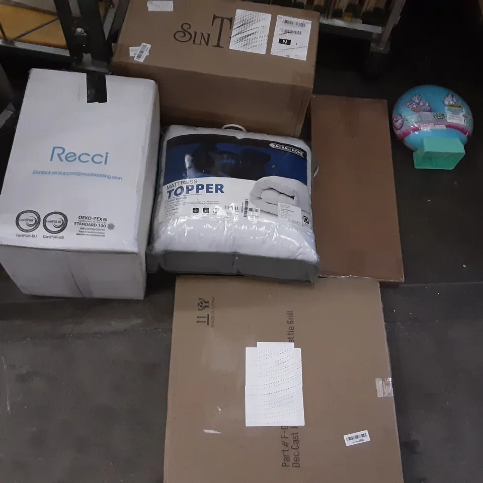 PALLET OF ASSORTED PRODUCTS INCLUDING RECCI BEDDING, A RALI HOME MATTRESS TOPPER SMALL DOUBLE, STORMIC FLOATING SHELF, GIOVARA FLOATING SHELF, STAND MIXER, DONYER POWER ELECTRICAL PATIO HEATER