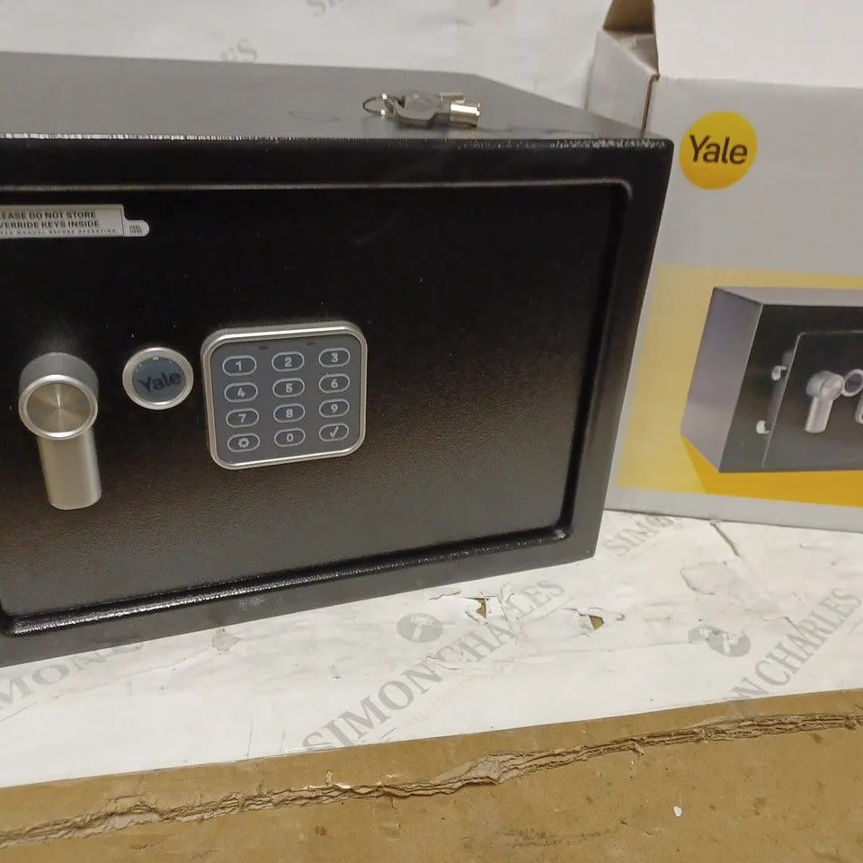 YALE ELECTRONIC SAFE MEDIUM 