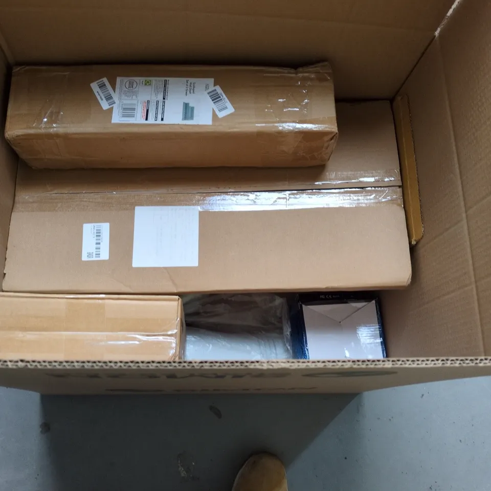 BOX OF APPROXIMATELY 10 HOUSEHOLD ITEMS TO INCLUDE PILLOWS, STORAGE BOXES AND SMALL BUCKETS WITH LIDS