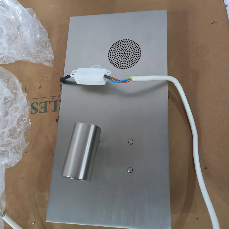 METAL GATE INTERCOM WITH SPOTLIGHT