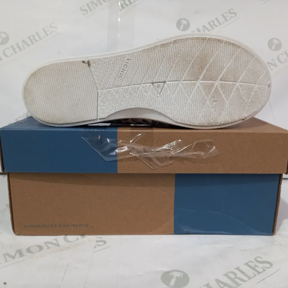 VIONIC MALIBU SLIP ON SHOE - SIZE UK 6