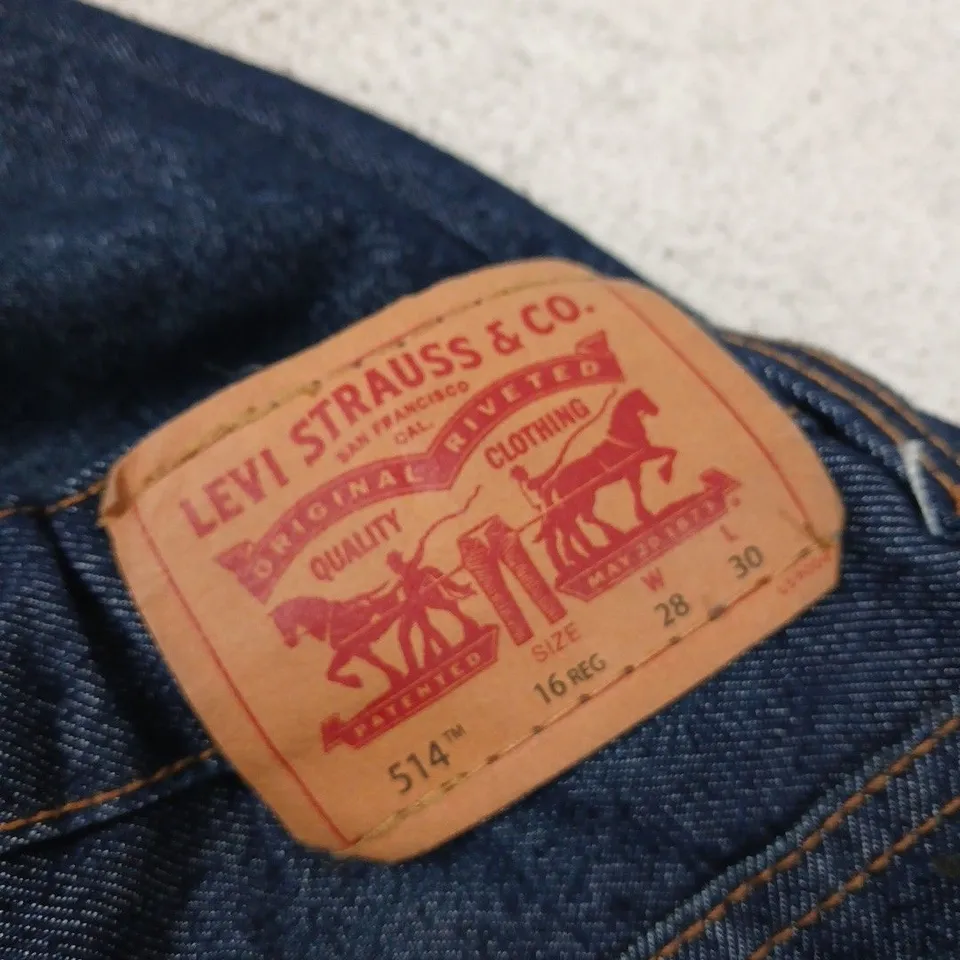 LEVI'S 514 STRAIGHT JEANS – MEN'S, UK 28 (W28 L30), INDIGO DENIM