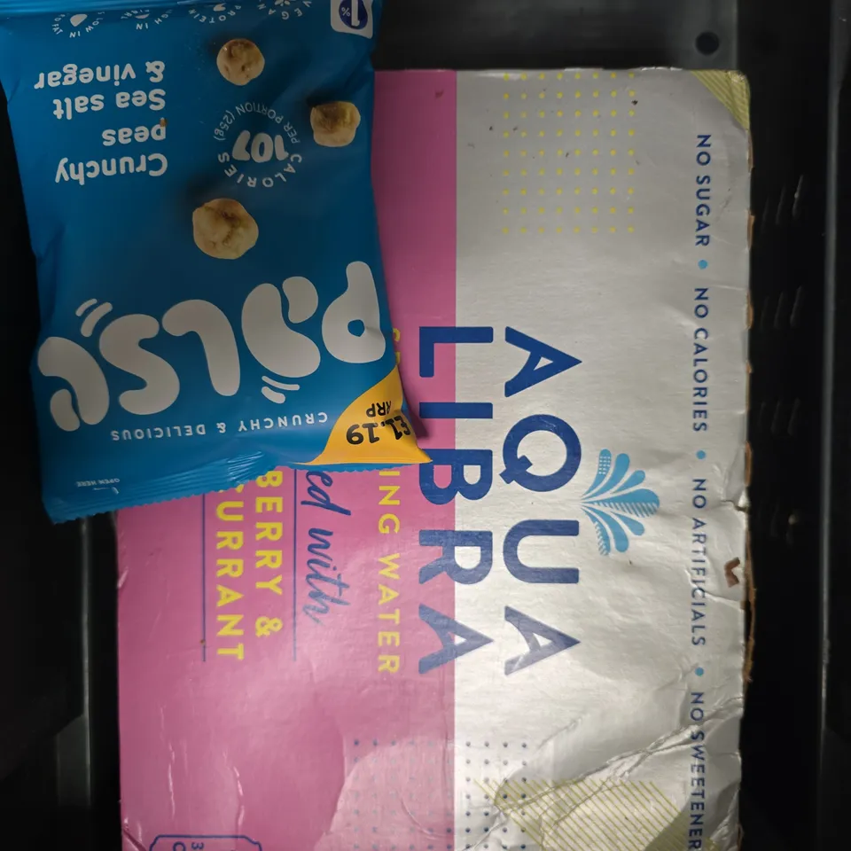 APPROXIMATELY 8 ASSORTED FOOD/DRINK PRODUCTS TO INCLUDE DIDDLY SQUAT FARM COFFEE, AQUA LIBRA WATER, CRUNCHY PEAS ETC 