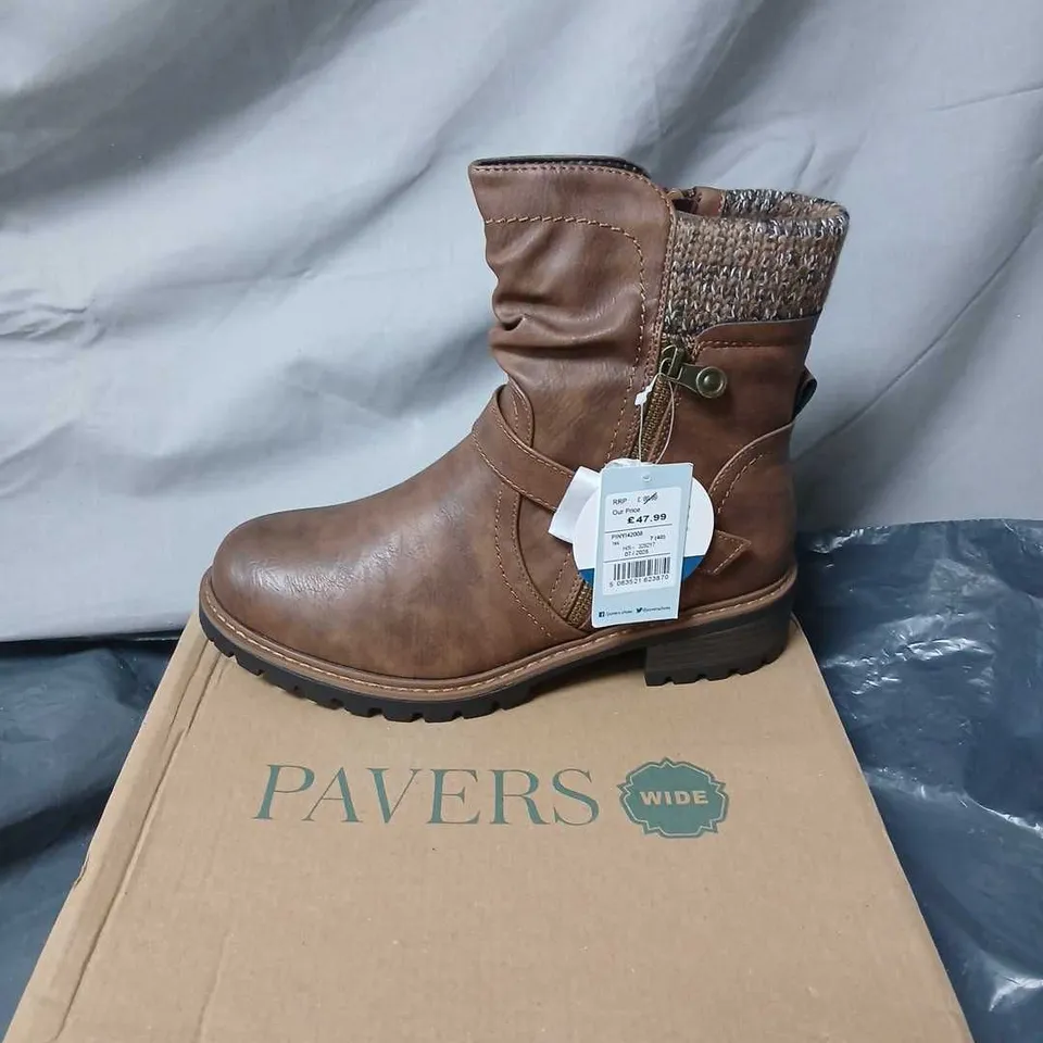 PAVERS WIDE BROWN LEATHER-EFFECT ANKLE BOOTS, FUR-LINED – UK 7 (EU 40)