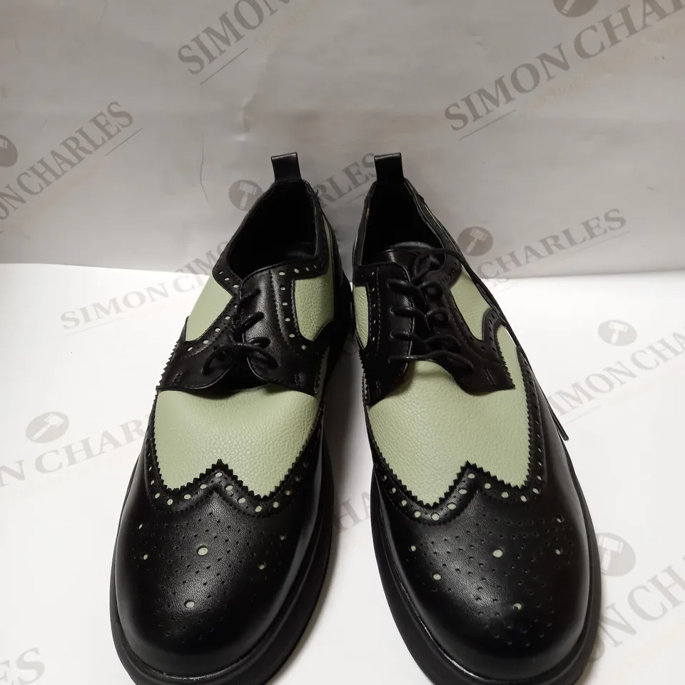 DESIGNER KOI VEGAN BROGUE PLATFORM SHOES SIZE 6