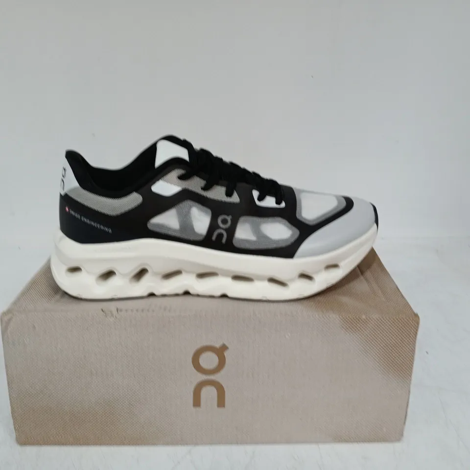 ON RUNNING CLOUDTILT REMIC SNEAKERS – BLACK/WHITE UK 9 (US 9.5)
