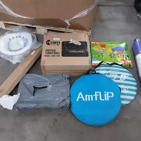 PALLET OF ASSORTED PRODUCTS TO INCLUDE VINYL MUSICIAN VINTAGE TURNTABLE, IUGA YOGA MAT, MAPOLOGY WORLD MAP WITH FLAGS AND CAPITALS, AMFLIP, SADES, DUPRAY 