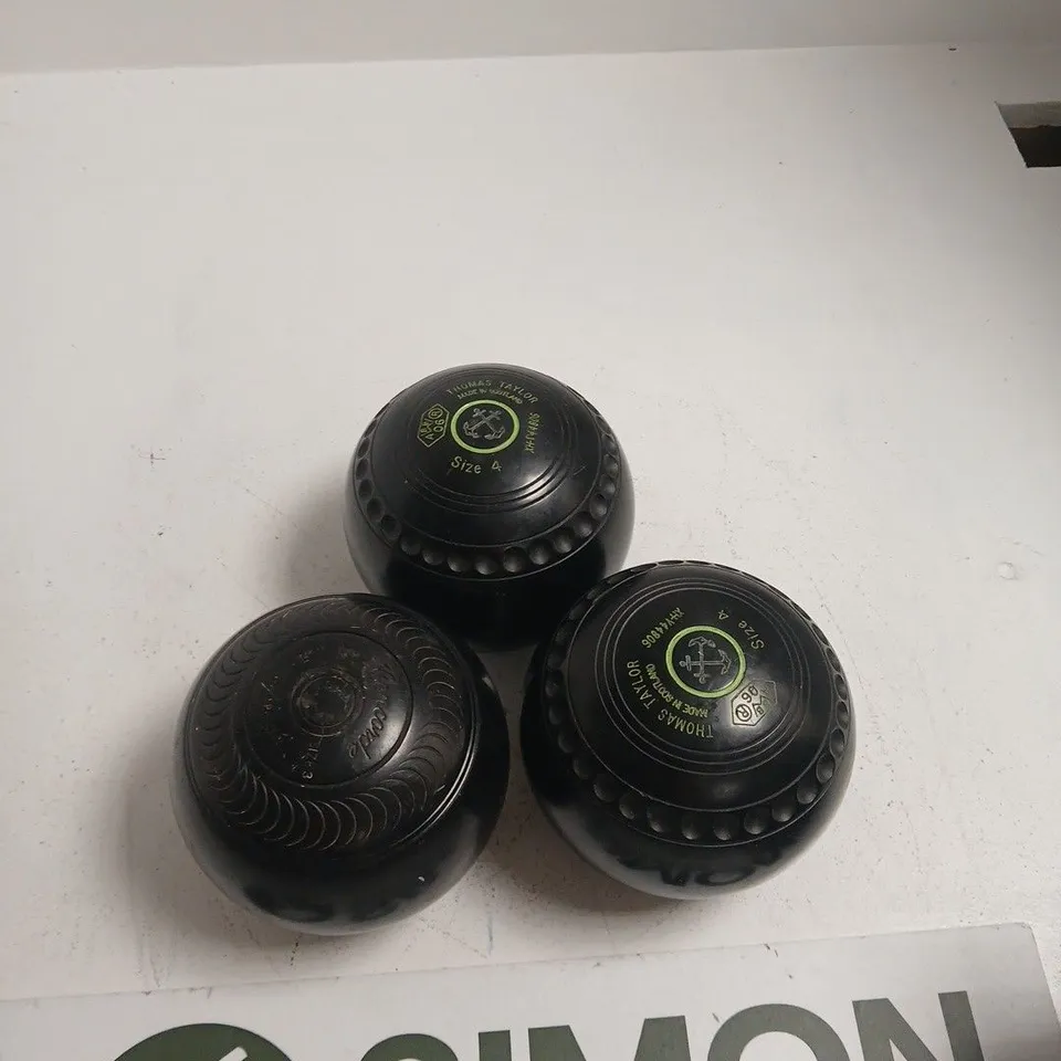 SET OF 3 BLACK BOWLS BALLS