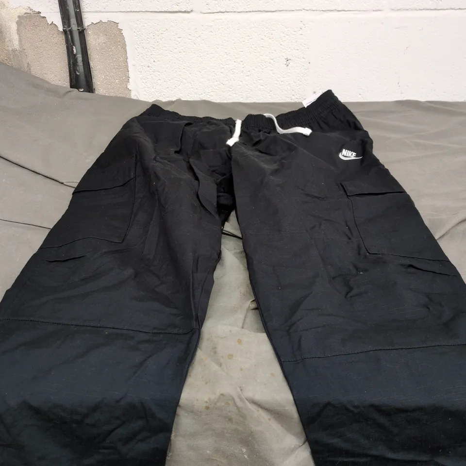 NIKE MENS XL BLACK TROUSERS WITH TAGS