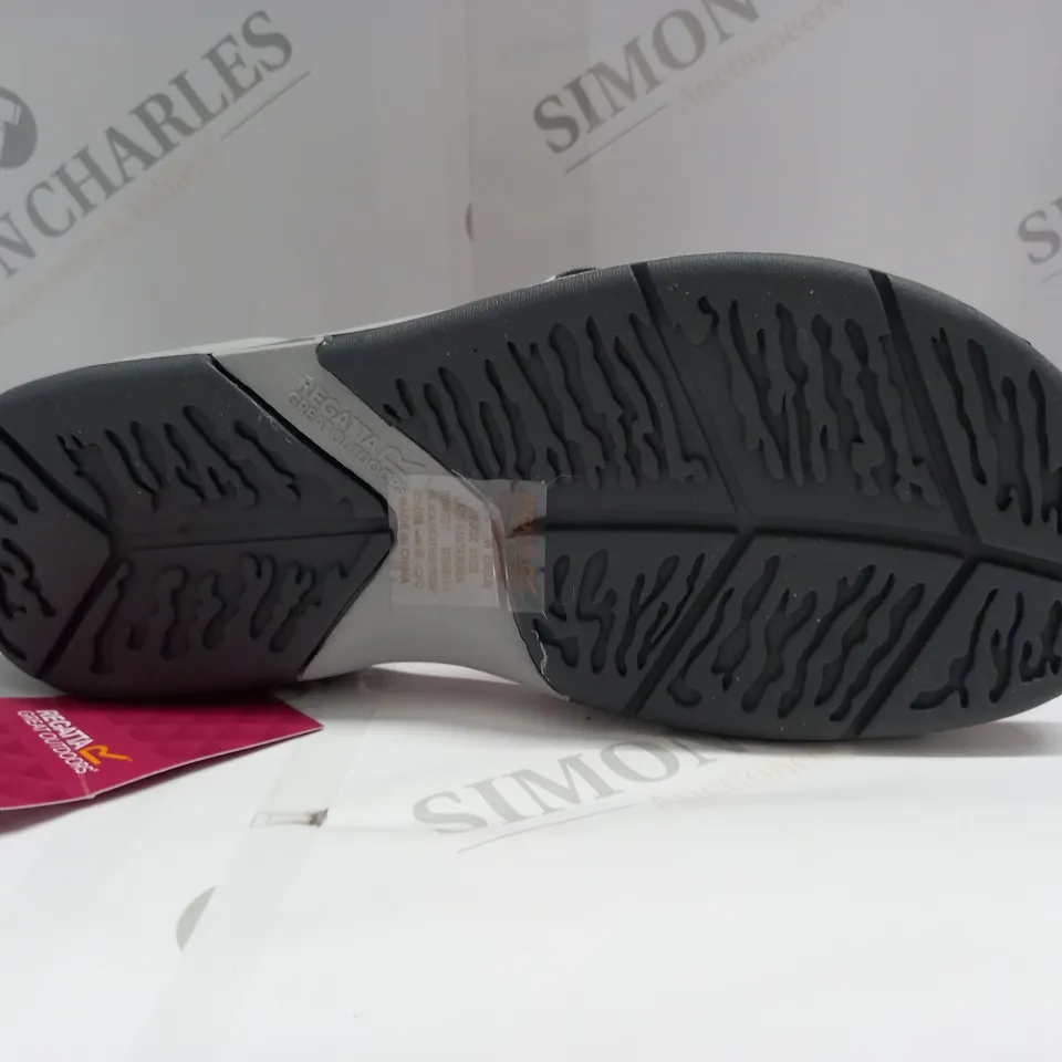 REGATTA LADY SANTA ROMA SANDALS SIZE 7