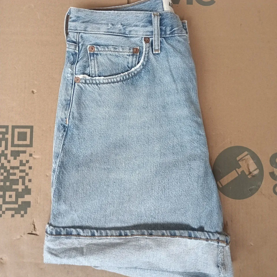 AGOLDE DENIM SHORTS IN BLUE SIZE 28