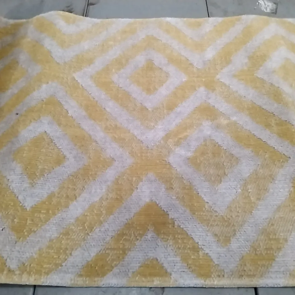 BRAND NEW BRIELLA FLATWEAVE YELLOW INDOOR/ OUTDOOR RUG - SIZE 60CM X 100CM