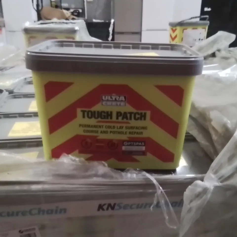 PALLET OF ULTRACRETE TOUGH PATCH POTHOLES REPAIR APPROXIMATELY 26 CASES  //EXPIRY DATE 18.05.25 26KG PER CASE