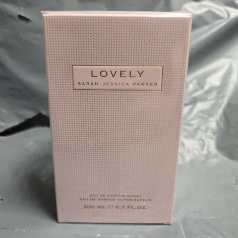 BOXED AND SEALED LOVELY SARAH JESSICA PARKER EAU DE PARFUM 200ML