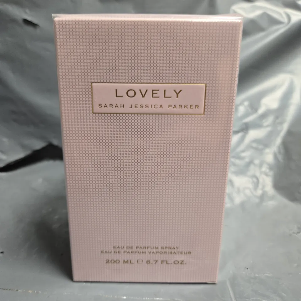 BOXED AND SEALED LOVELY SARAH JESSICA PARKER EAU DE PARFUM 200ML