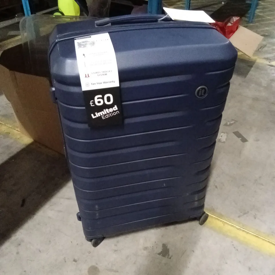 SUBMISSION IMPACT STYLE SUITCASE