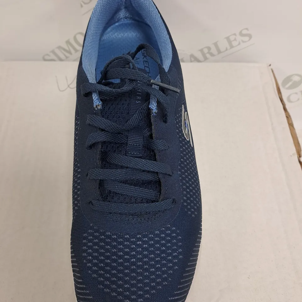 BOXED PAIR OF SKECHERS ARCH FIT TRAINERS IN NAVY SIZE 6.5