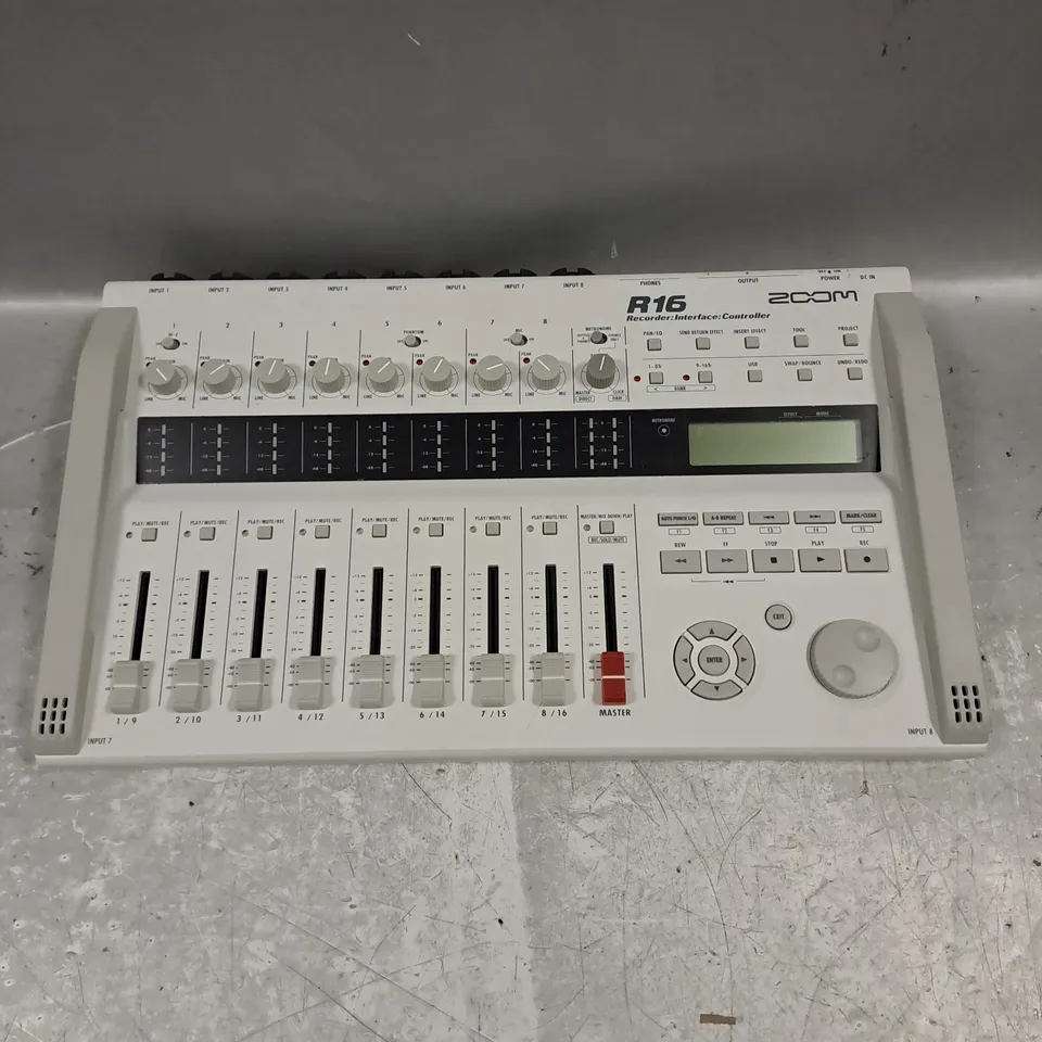 ZOOM R16 RECORDER INTERFACE CONTROLLER 