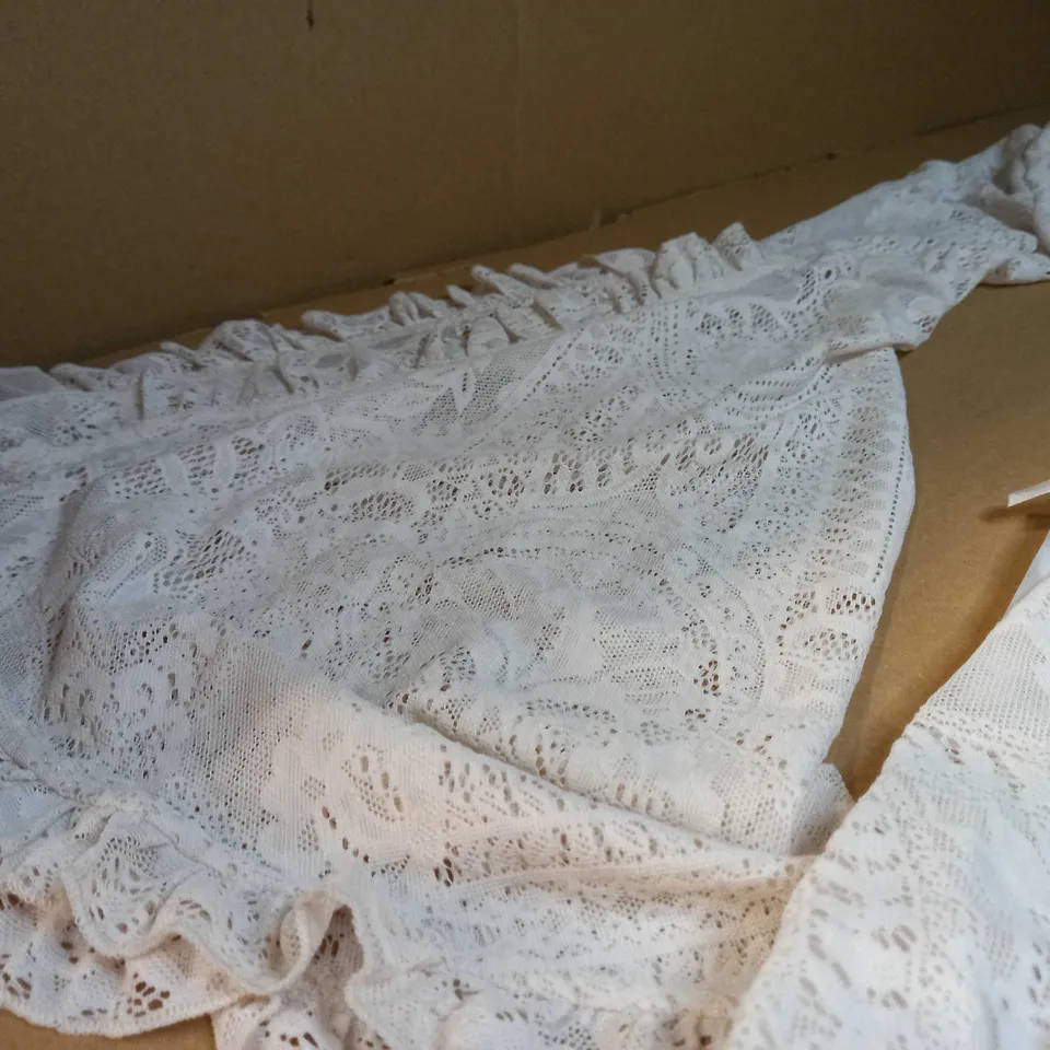 KILLING STAR IVORY LACE OFF SHOULDER/FLARE SLEEVED DRESS - SMALL