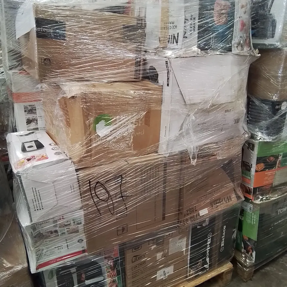 PALLET OF APPROXIMATELY 30 ASSORTED ITEMS INCLUDING